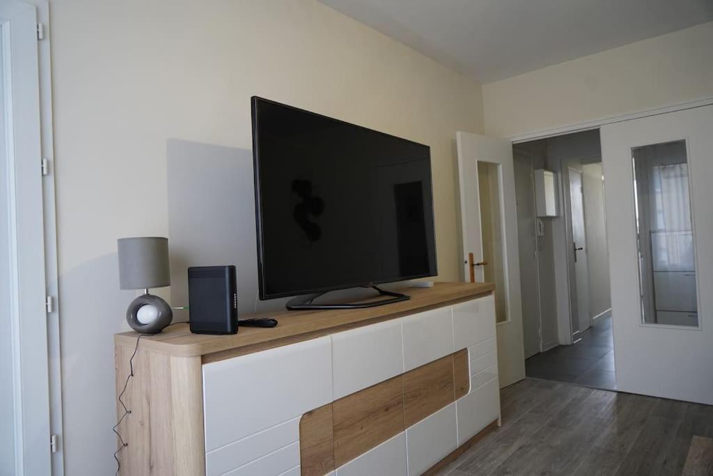 Châteauroux Le Paisible • Garage Privatif • Traversant • Calme מראה חיצוני תמונה